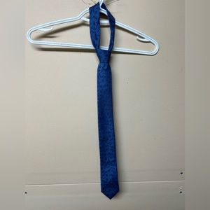 2/$20❤️- TIE | Men’s Calvin Klein blue floral tie